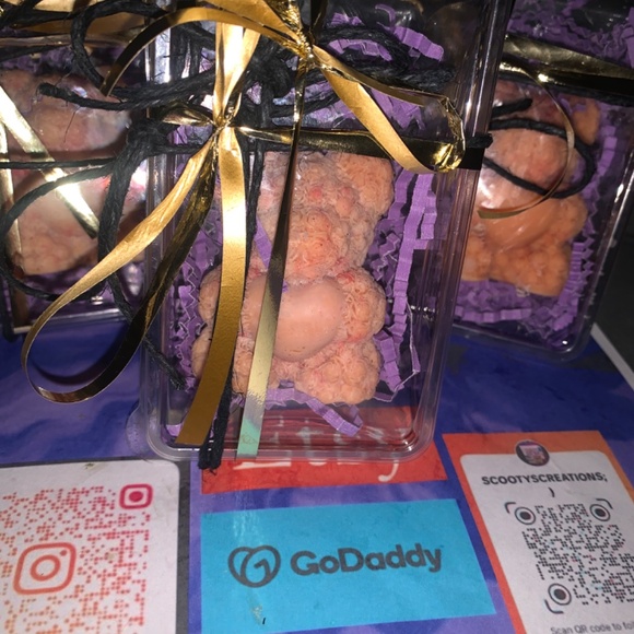 Orange You Glad It's Halloween Very Sweet Scented Autumn Acorn Bear Wax Melt - Picture 6 of 6